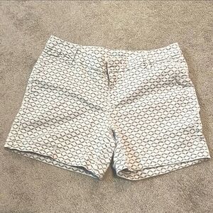 Caslon Gray Geometric Pattern Shorts, Size 8